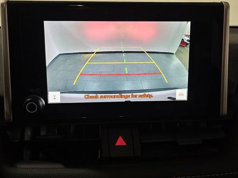 Used 2025 Toyota RAV4 XLE image 19