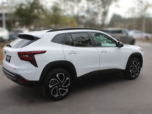 Used 2024 Chevrolet Trax RS image 12