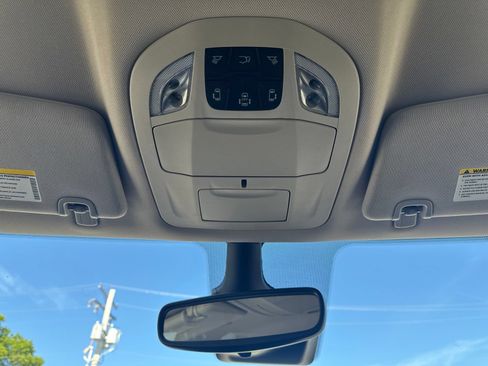 Used 2023 Chrysler Pacifica Touring-L FWD image 22