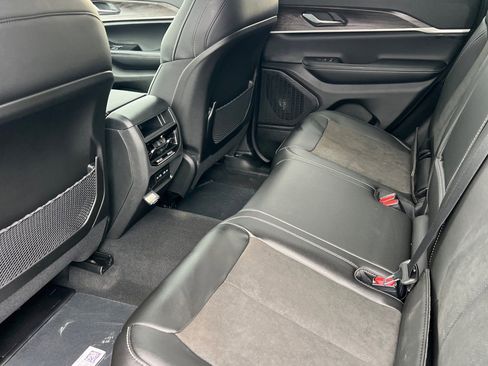 New 2026 Jeep Grand Cherokee Altitude AWD/4WD image 8