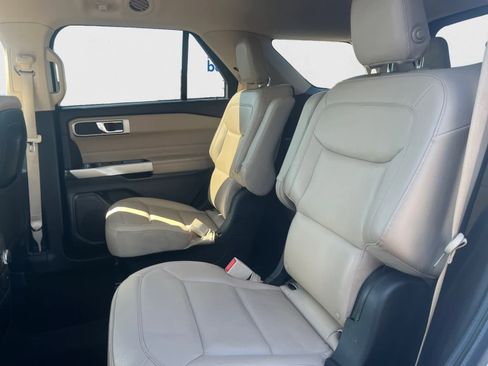 Used 2020 Ford Explorer XLT w/ Equipment Group 202A image 19