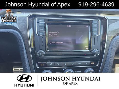 Used 2016 Volkswagen Passat 1.8T SEL Premium image 33