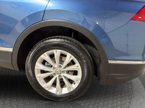 Used 2018 Volkswagen Tiguan SE AWD/4WD image 22