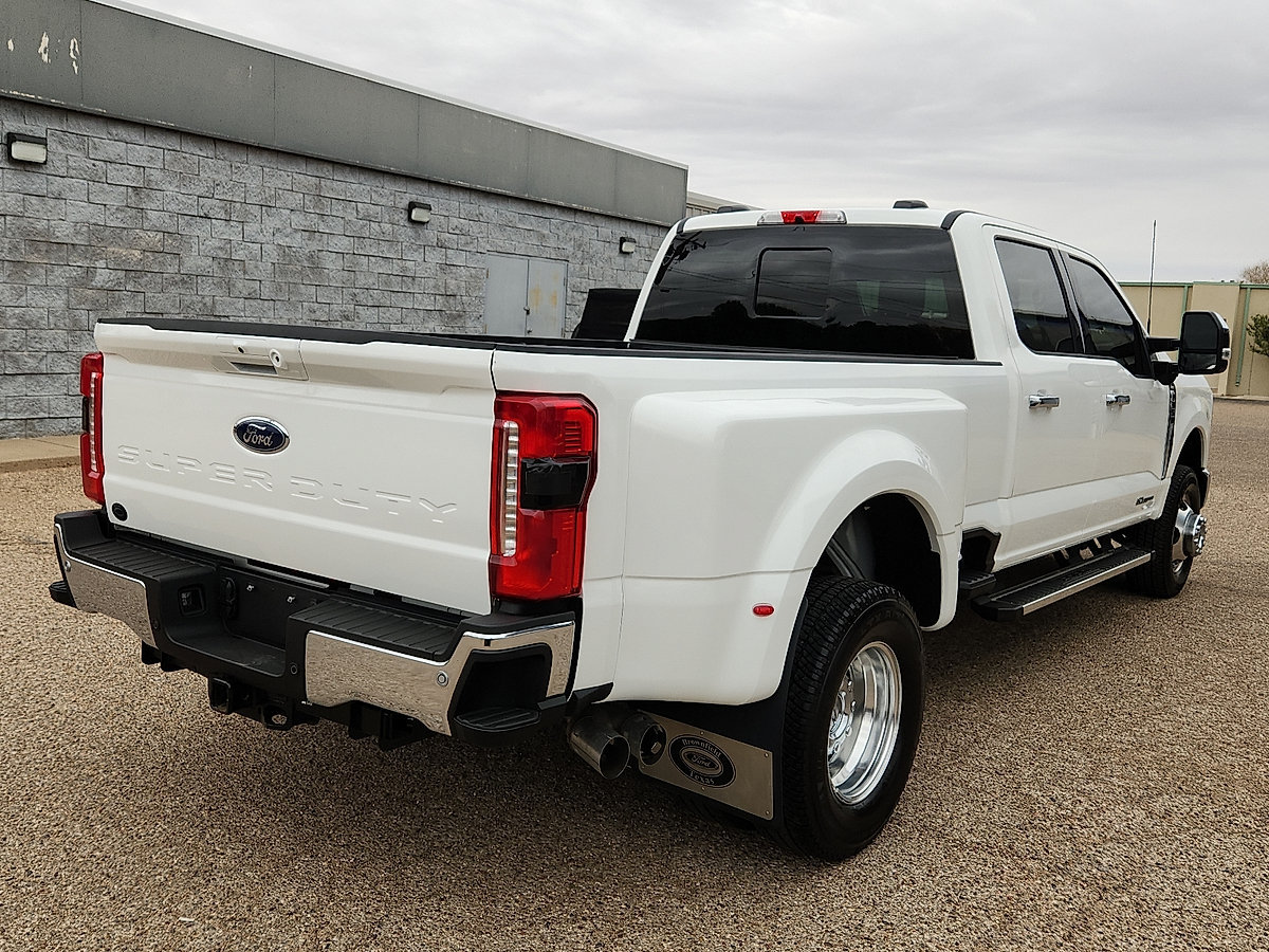 Used 2026 Ford F350 Lariat AWD/4WD image 3