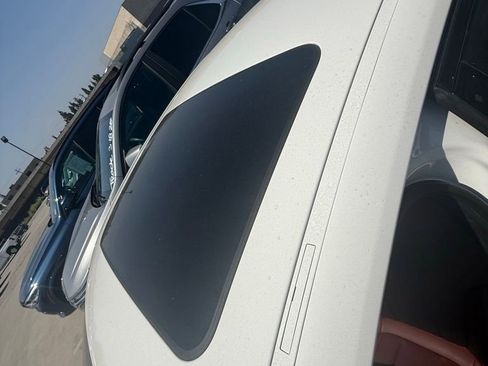 Used 2023 BMW 330i Sedan w/ Convenience Package image 15