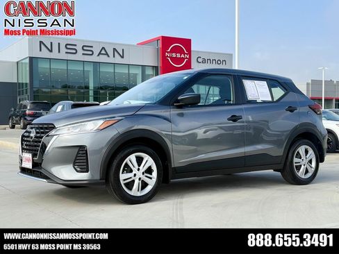 Used 2024 Nissan Kicks S image 1