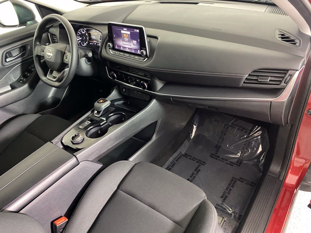 Used 2025 Nissan Rogue S AWD/4WD image 30