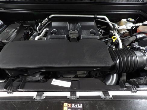 Used 2025 Chevrolet Colorado W/T RWD image 28