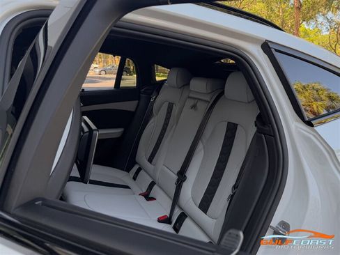 Used 2020 BMW X6 M Competition AWD/4WD image 31