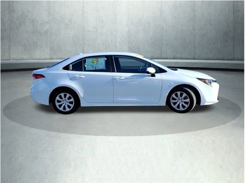 Certified 2025 Toyota Corolla LE image 5