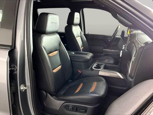 Used 2020 GMC Sierra 1500 AT4 w/ Technology Package AWD/4WD image 9