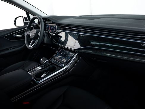 Certified 2023 Audi Q7 3.0T Premium w/ Convenience Package AWD/4WD image 8