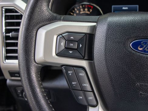 Used 2015 Ford F150 Lariat image 29