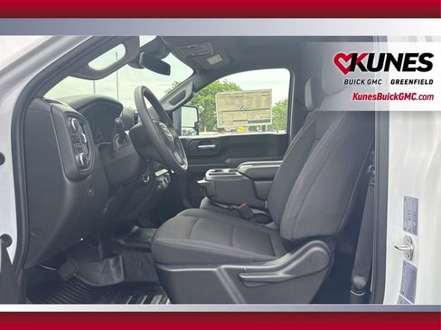 New 2025 GMC Sierra 3500 Pro image 18
