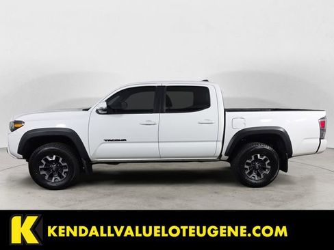 Used 2021 Toyota Tacoma TRD Off-Road w/ Technology Package image 2
