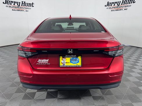 Used 2023 Honda Accord EX image 7