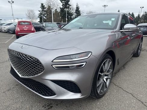 Used 2023 Genesis G70 2.0T image 1
