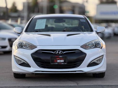 Used 2014 Hyundai Genesis 2.0T RWD image 2