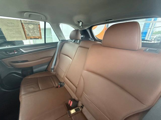 Used 2018 Subaru Outback 3.6R Touring AWD/4WD image 28