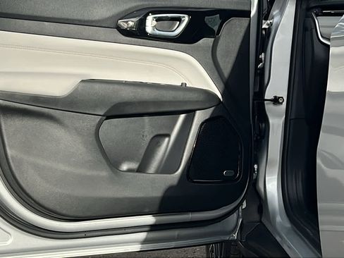 New 2026 Jeep Compass Limited image 23