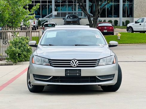 Used 2013 Volkswagen Passat 2.5 SE FWD image 2