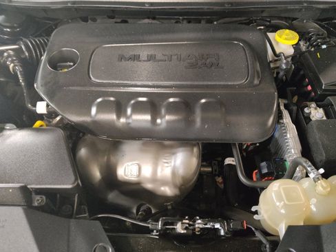 Used 2020 Jeep Cherokee Latitude FWD image 30