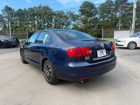 Used 2012 Volkswagen Jetta SE FWD image 3
