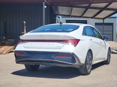 Used 2024 Hyundai Elantra Limited FWD image 4