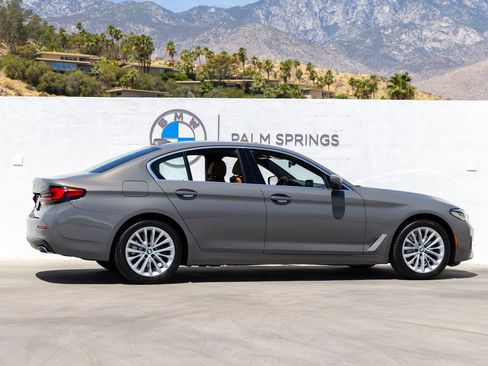 Used 2021 BMW 530e w/ Premium Package RWD image 5