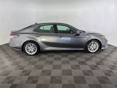 Used 2020 Toyota Camry XLE FWD image 6