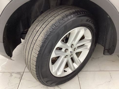 Used 2013 Ford Explorer XLT image 47