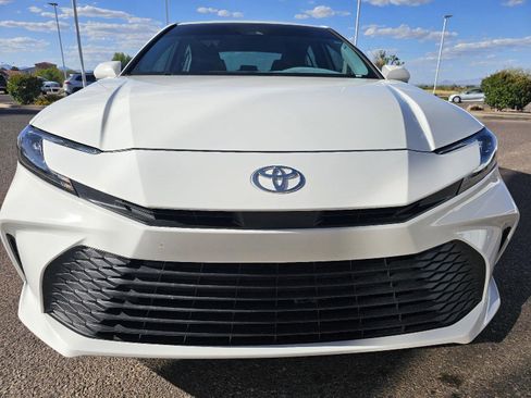 Used 2025 Toyota Camry LE w/ Convenience Package FWD image 10