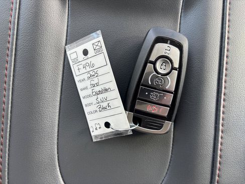 Used 2025 Ford Expedition Max Active AWD/4WD image 25
