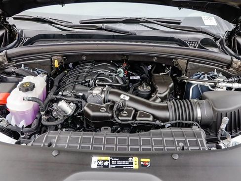 New 2025 Jeep Grand Cherokee Limited w/ Black Appearance Package image 28