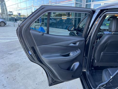 Used 2021 Buick Encore GX Select w/ Sport Touring Package FWD image 12