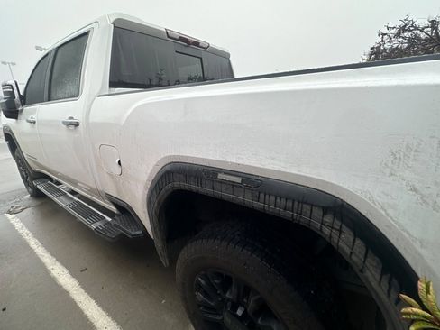 Used 2021 GMC Sierra 2500 SLT w/ SLT Convenience Package image 3