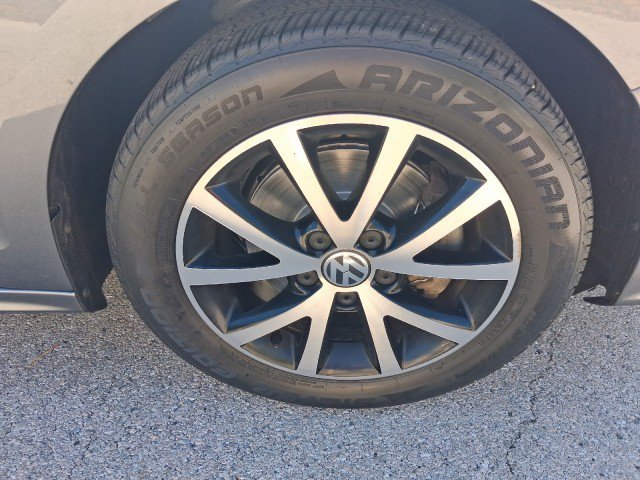Used 2017 Volkswagen Jetta SE FWD image 10