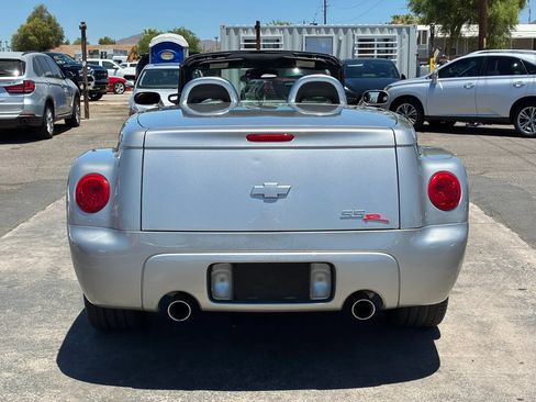 Used 2005 Chevrolet SSR w/ Preferred Equipment Group RWD image 7