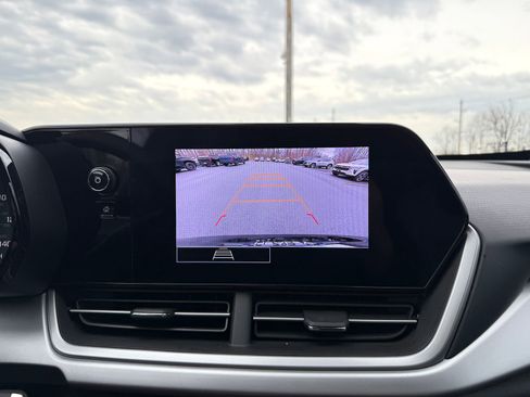 Used 2024 Chevrolet Trax LS w/ LS Convenience Package image 29