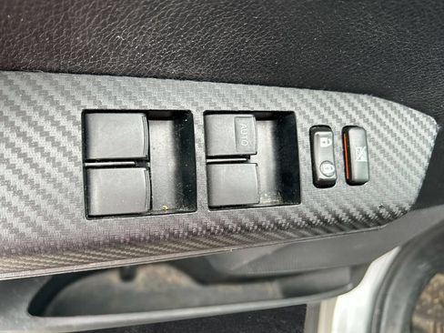Used 2015 Toyota RAV4 LE AWD/4WD image 12