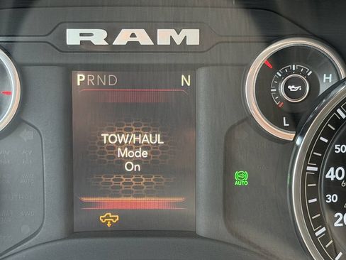 Used 2024 RAM 3500 Tradesman w/ Chrome Appearance Group AWD/4WD image 46