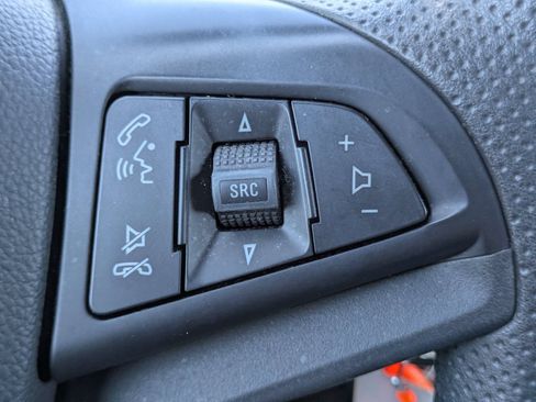 Used 2022 Chevrolet Trax LT AWD/4WD image 16
