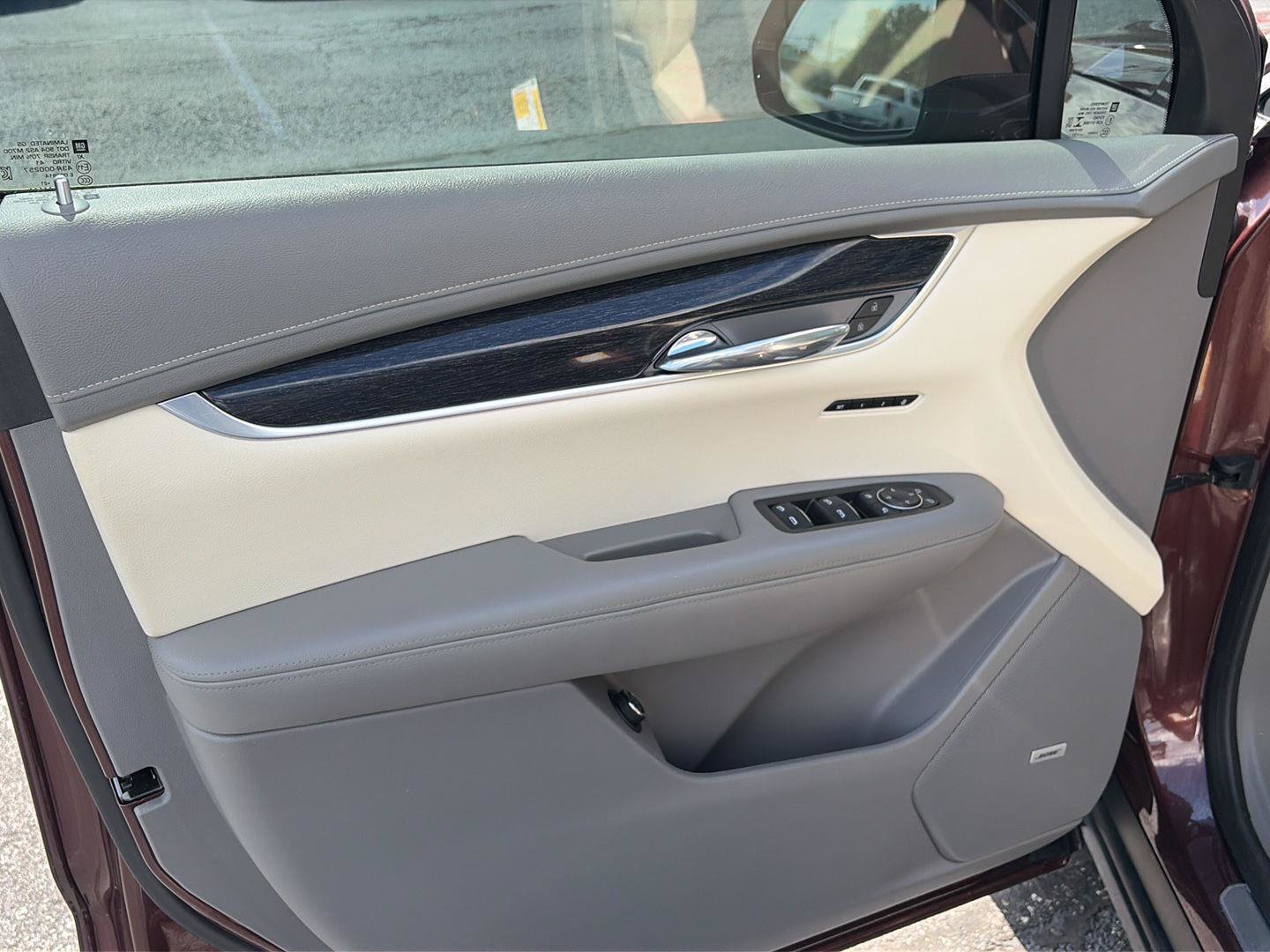 Used 2022 Cadillac XT6 Premium Luxury w/ LPO, Floor Liner Package AWD/4WD image 9