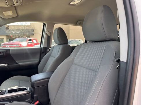 Used 2021 Toyota Tacoma SR5 image 18