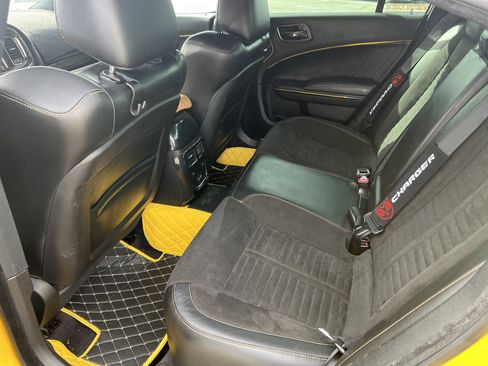 Used 2017 Dodge Charger R/T image 16