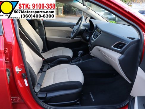 Used 2018 Hyundai Accent SE image 18