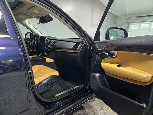 Used 2016 Volvo XC90 T6 Momentum w/ Momentum Plus Package image 12