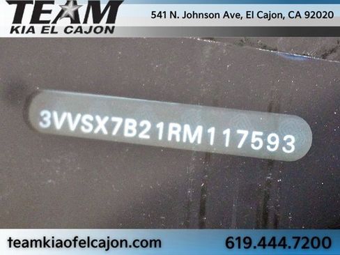 Used 2024 Volkswagen Taos SE image 34