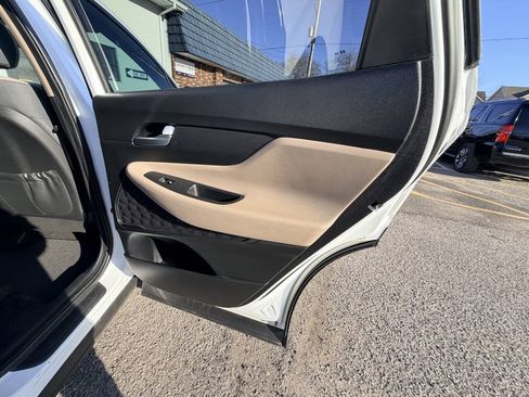Used 2019 Hyundai Santa Fe SE FWD image 15