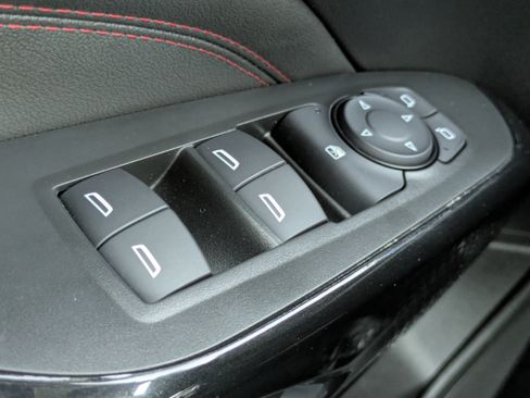 Used 2025 Chevrolet Trax RS w/ Driver Confidence Package image 13